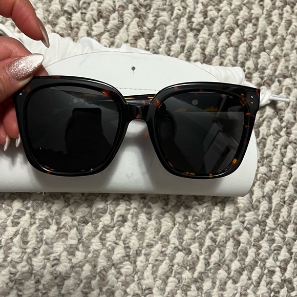 Gentle monster KuKu yc1 - Picture 4 of 9